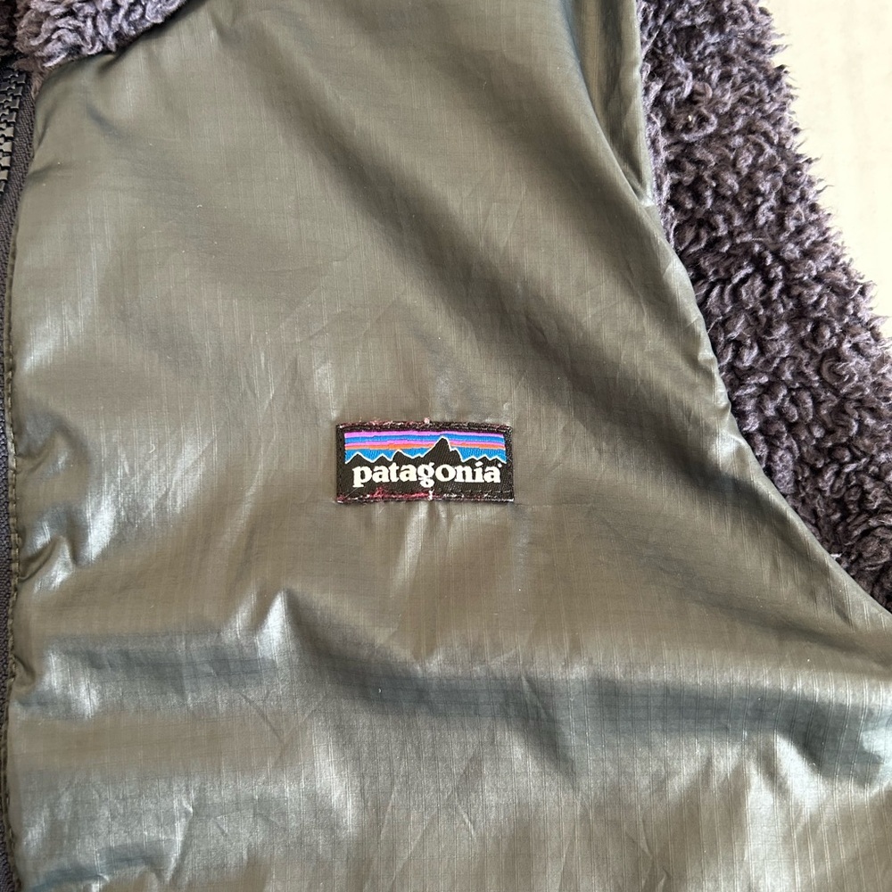 Patagonia Women's XS Los Lobos Reversible Fleece Vest Black Purple Full‎ Zip - Picture 8 of 9
